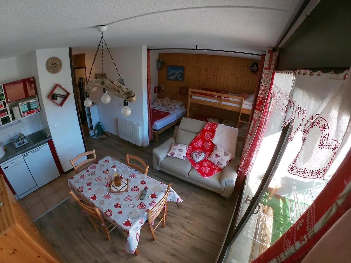 Appartement montagnard LA JOUE DU LOUP 30M² PIED PISTES 5pers 3+++
